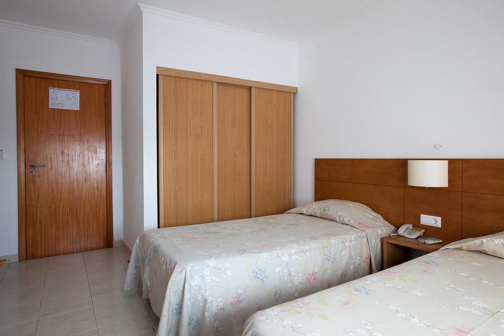 Hotel Solmar Calheta  Rum bild